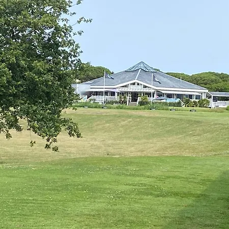 1 Situee Dans Un Magnifique Village Familiale