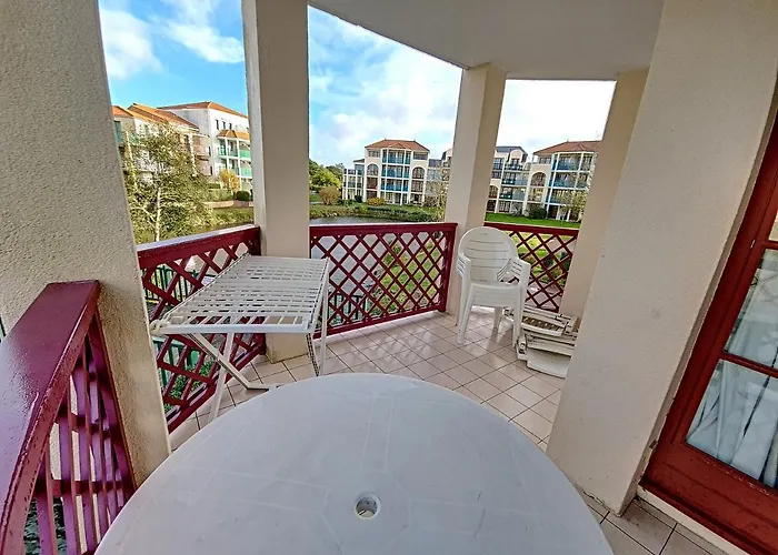 1 Situee Dans Un Magnifique Village Familiale *