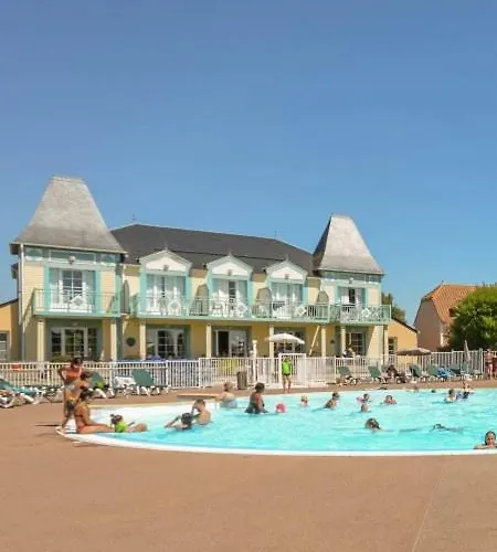 1 Situee Dans Un Magnifique Village Familiale *