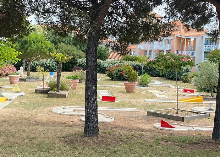 1 Situee Dans Un Magnifique Village Familiale דירה